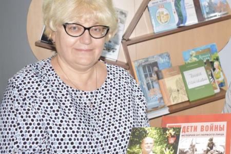 Книга «На пасеке у Зюганова» появится в сельских библиотеках Тульской области 