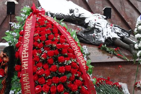 Н.Н. Иванов принял участие в церемонии возложения цветов в Пролетарском сквере в связи с 31-й годовщиной вывода советских войск из Афганистана