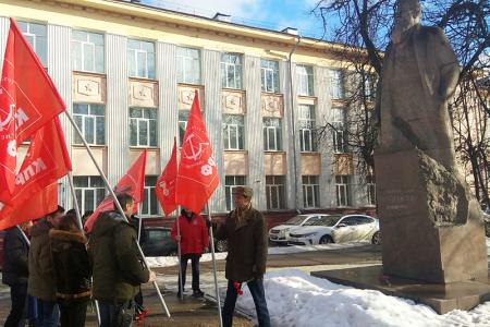 Ивановские коммунисты почтили память одного из основателей первого в России Совета рабочих депутатов