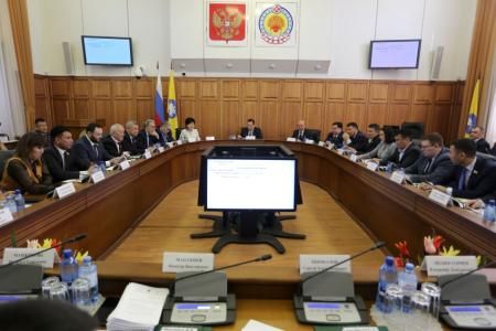 В Калмыкии по инициативе коммунистов принят закон «О детях войны»