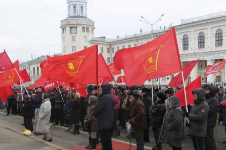 В Чувашии в честь 102-й годовщины РККА и ВМФ прошли массовые митинги и шествия