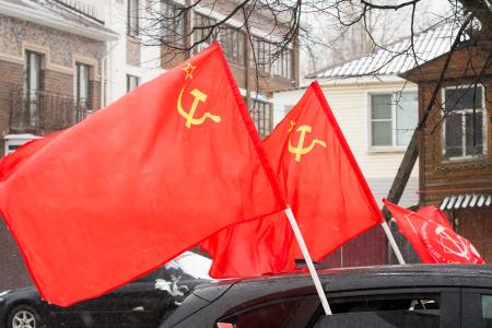 Кострома: красный автопробег  в честь  дня рождения армии