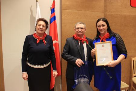 Руководитель фракции КПРФ Волгоградской облдумы Тамара Головачева поздравила вожатых с профессиональным праздником