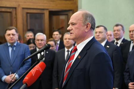 Г.А. Зюганов принял участие в открытие выставки в Госдуме, посвященной защитникам Отечества