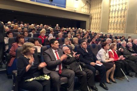 Лидер тюменских коммунистов Т.Н. Казанцева поздравила ветеранов с днем Красной Армии