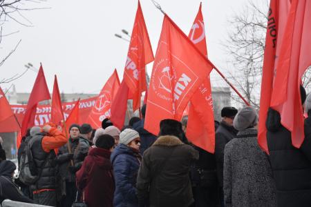 «Город трудовой доблести». Новосибирцы празднуют 102 годовщину создания Красной армии