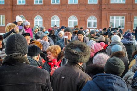 Свердловские коммунисты вскрыли «капсулу времени», пролежавшую 50 лет