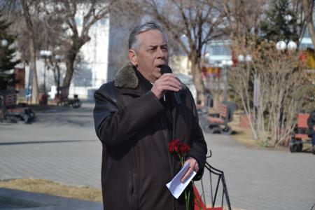 Астраханские коммунисты отметили День Советской Армии