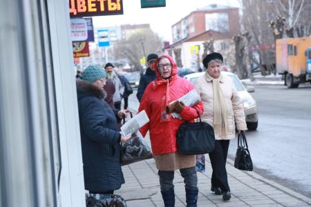 В Омске прошли пикеты коммунистов в поддержку Всероссийской акции «За социальную справедливость, за достойную жизнь!»