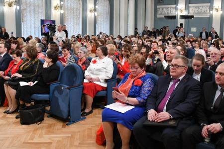 «Для нас очень важно изменение политического курса в пользу трудящихся». Г.А. Зюганов принял участие в работе V съезда ВЖС «Надежда России»