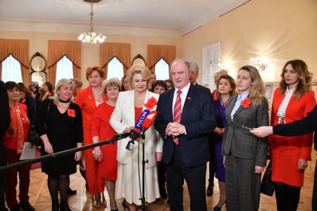 «Для нас очень важно изменение политического курса в пользу трудящихся». Г.А. Зюганов принял участие в работе V съезда ВЖС «Надежда России»