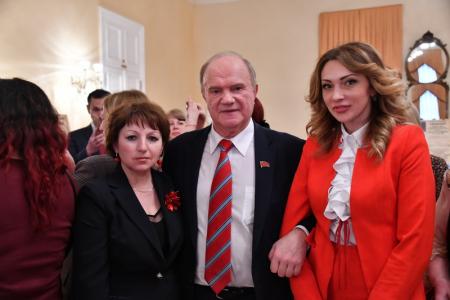 «Для нас очень важно изменение политического курса в пользу трудящихся». Г.А. Зюганов принял участие в работе V съезда ВЖС «Надежда России»