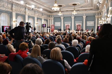 «Для нас очень важно изменение политического курса в пользу трудящихся». Г.А. Зюганов принял участие в работе V съезда ВЖС «Надежда России»