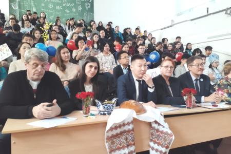 Комсомольцы Якутии вручили награды победителям  творческого конкурса «И помнит мир спасенный…»