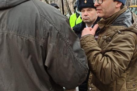 Москва. На улице Молодцова жители столкнулись с застройщиками