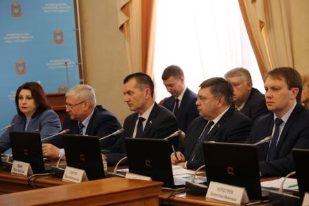 В Орле обсудили вопросы социально-экономического развития и реализации нацпроектов в регионе