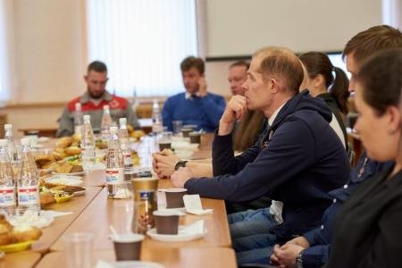 Ю.В. Афонин встретился с рабочей молодежью Санкт-Петербурга