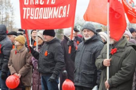 Новосибирские коммунисты объяснили горожанам суть поправок в Конституцию РФ