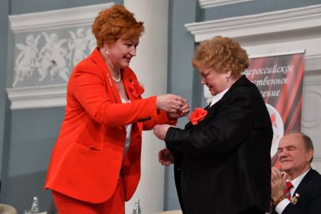 «Для нас очень важно изменение политического курса в пользу трудящихся». Г.А. Зюганов принял участие в работе V съезда ВЖС «Надежда России»