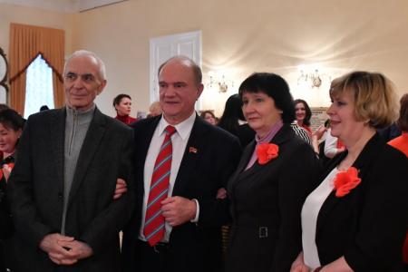 «Для нас очень важно изменение политического курса в пользу трудящихся». Г.А. Зюганов принял участие в работе V съезда ВЖС «Надежда России»