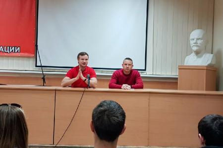 Владимир Исаков встретился с активом крымских комсомольцев
