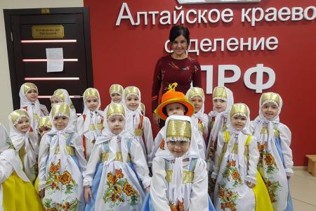 Алтайский край. При поддержке КПРФ был проведен праздничный концерт, посвященный Международному женскому дню