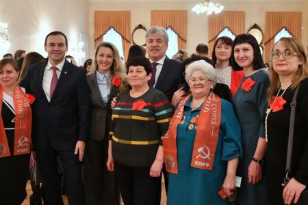 «Для нас очень важно изменение политического курса в пользу трудящихся». Г.А. Зюганов принял участие в работе V съезда ВЖС «Надежда России»