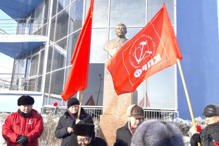 Коммунисты Якутии почтили память И.В. Сталина