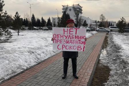 Республика Тыва. В Кызыле активисты КПРФ вышли на одиночные пикеты