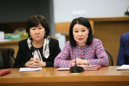 Первый секретарь Калмыцкого рескома КПРФ Николай Нуров принял участие в заседании Совета старейшин