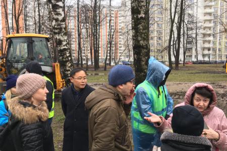 Москва. На улице Молодцова жители столкнулись с застройщиками