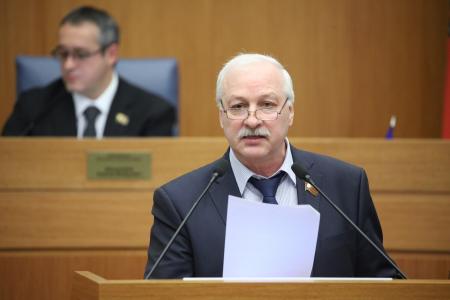 «Укрепление административной диктатуры». КПРФ в Мосгордуме отказалась поддержать поправки в Конституцию РФ