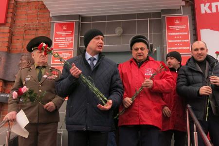 Чувашская Республика. Коммунисты города Чебоксары отметили  67-ю годовщину со дня смерти И.В. Сталина массовой акцией