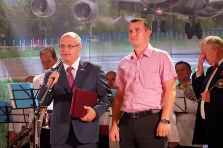 Cергей Гаврилов поздравил переизбранного руководителя профсоюзного комитета ВАСО Виктора Богданова