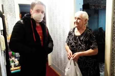 Комсомольцы Тюменской области принимают активное участие в акции «Своих не бросаем»