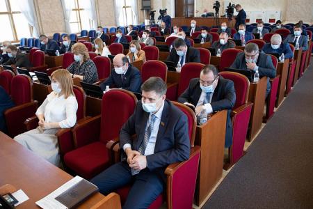 Краснодарский край. Коммунист-депутат Павел Соколенко на сессии Заксобрания края поставил вопрос о помощи гражданам и организациям в сфере ЖКХ в условиях карантина и самоизоляции