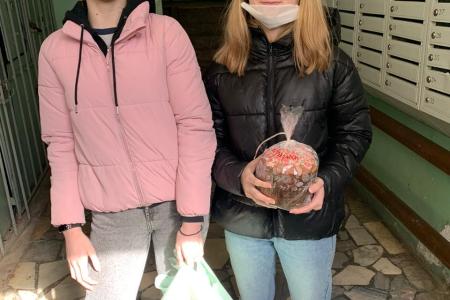 Московская область. Лобненские коммунисты и комсомольцы помогают нуждающимся