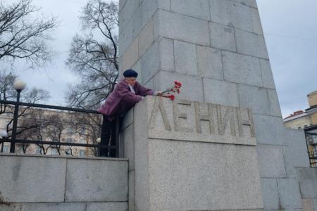 Приморские коммунисты и сторонники КПРФ отметили 150-летие В.И. Ленина