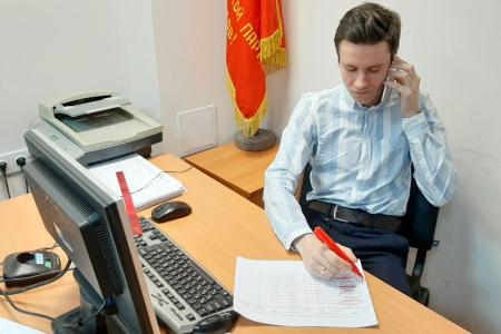 Свердловские комсомольцы своих не бросают!