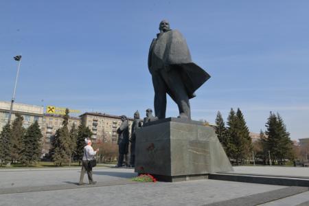Мэр-коммунист А.Е. Локоть поздравил новосибирцев с 150-летним юбилеем В.И. Ленина