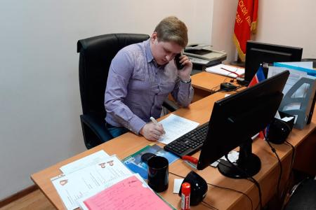 Свердловские комсомольцы своих не бросают!