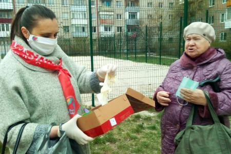 Брянская область. Активисты женского движения «Надежда России» наладили выпуск защитных масок