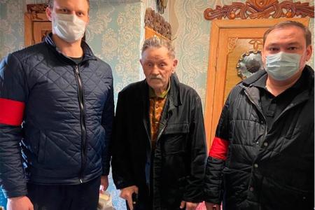 Комсомольцы Тюменской области присоединились к акции «Своих не бросаем»