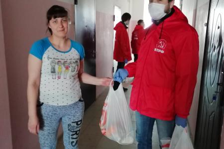 Пермские коммунисты оказали скорую продуктовую помощь самым незащищенным слоям населения
