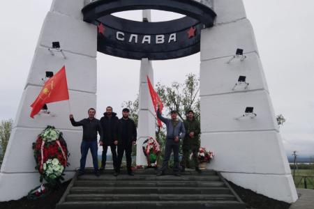 В Карачаево-Черкесии коммунисты провели праздничные мероприятия