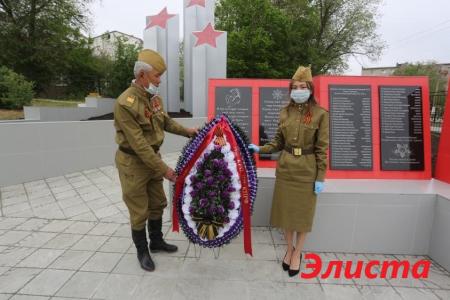 СМИ и соцсети об акциях КПРФ к 75-летию Великой Победы:  «Бессмертный полк под красным стягом», автопробеги, шествие в Иркутске, задержания в Москве