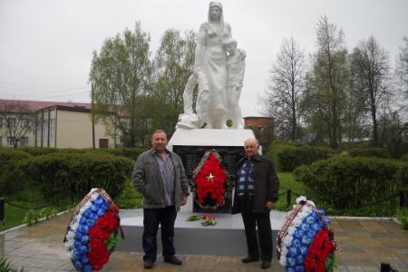 В Тульской области члены КПРФ почтили память героев Великой Отечественной войны в день 75-летия Великой Победы