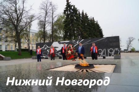 СМИ и соцсети об акциях КПРФ к 75-летию Великой Победы:  «Бессмертный полк под красным стягом», автопробеги, шествие в Иркутске, задержания в Москве