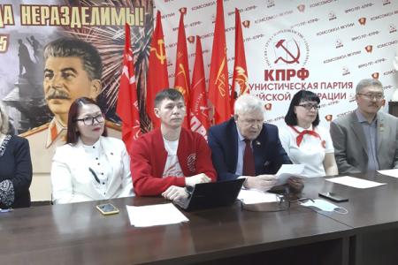 Коммунисты и комсомольцы Якутии активно используют новые формы и методы работы