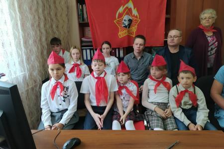 Состоялась Тюменская областная интернет-линейка, посвящённая Дню Пионерии